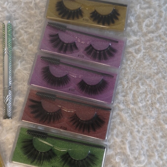 NWOT 2 in 1 Black Eyeliner and Eyelash Adhesive - Picture 4 of 4